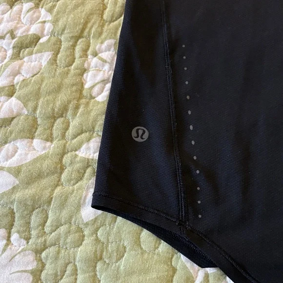 Lululemon Set of Three Sleeveless Tops - Black, White, and Pink Size XS - Picture 4 of 13